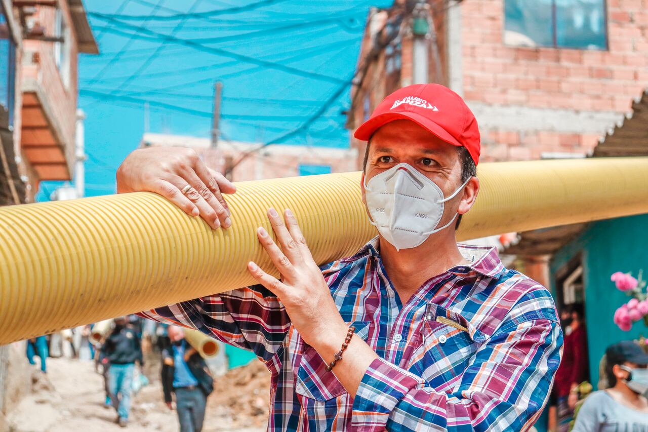 El alcalde del municipio, Juan Carlos Saldarriaga, acompaña estas jornadas para verificar la asesoría técnica que garantice la correcta evolución de las obras.