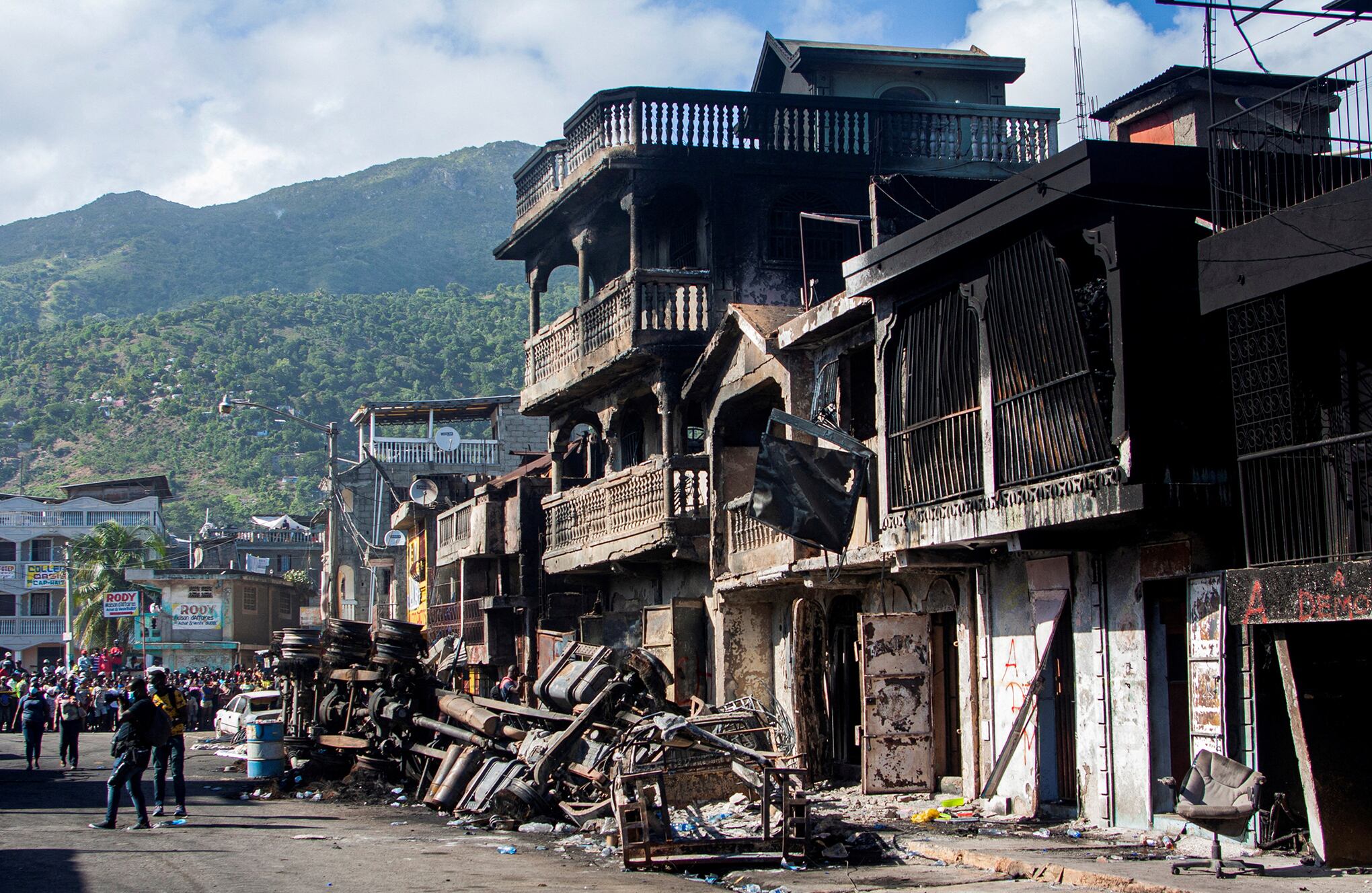En Imágenes : Aumenta el número de muertos en la explosión de un camión en Haití