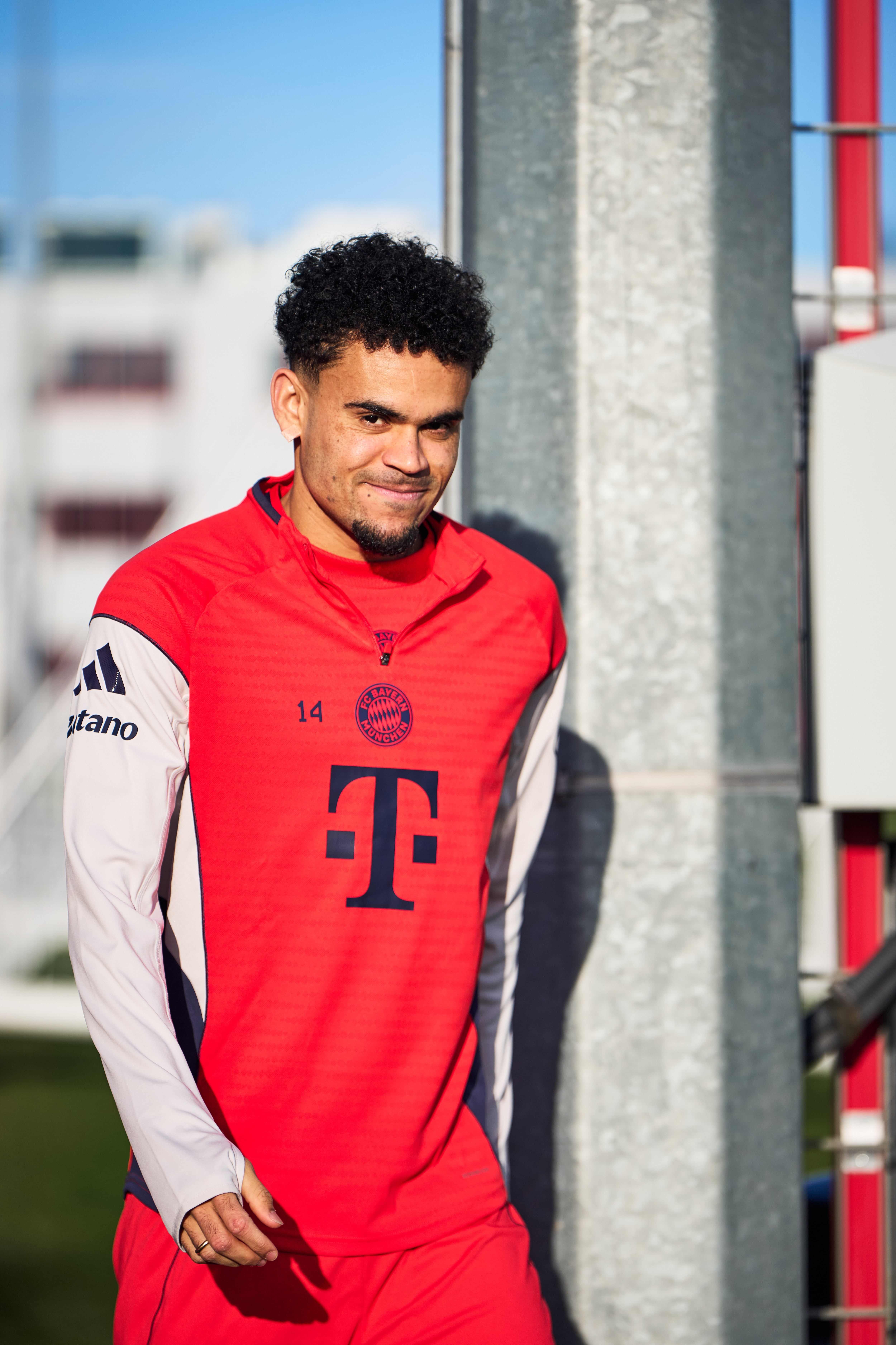 MUNICH, GERMANY - DECEMBER 20: Luis Diaz of FC Bayern Muenchen during a training session at Saebener Straße on December 20, 2025 in Munich, Germany. (Photo by F. Noever/FC Bayern via Getty Images)