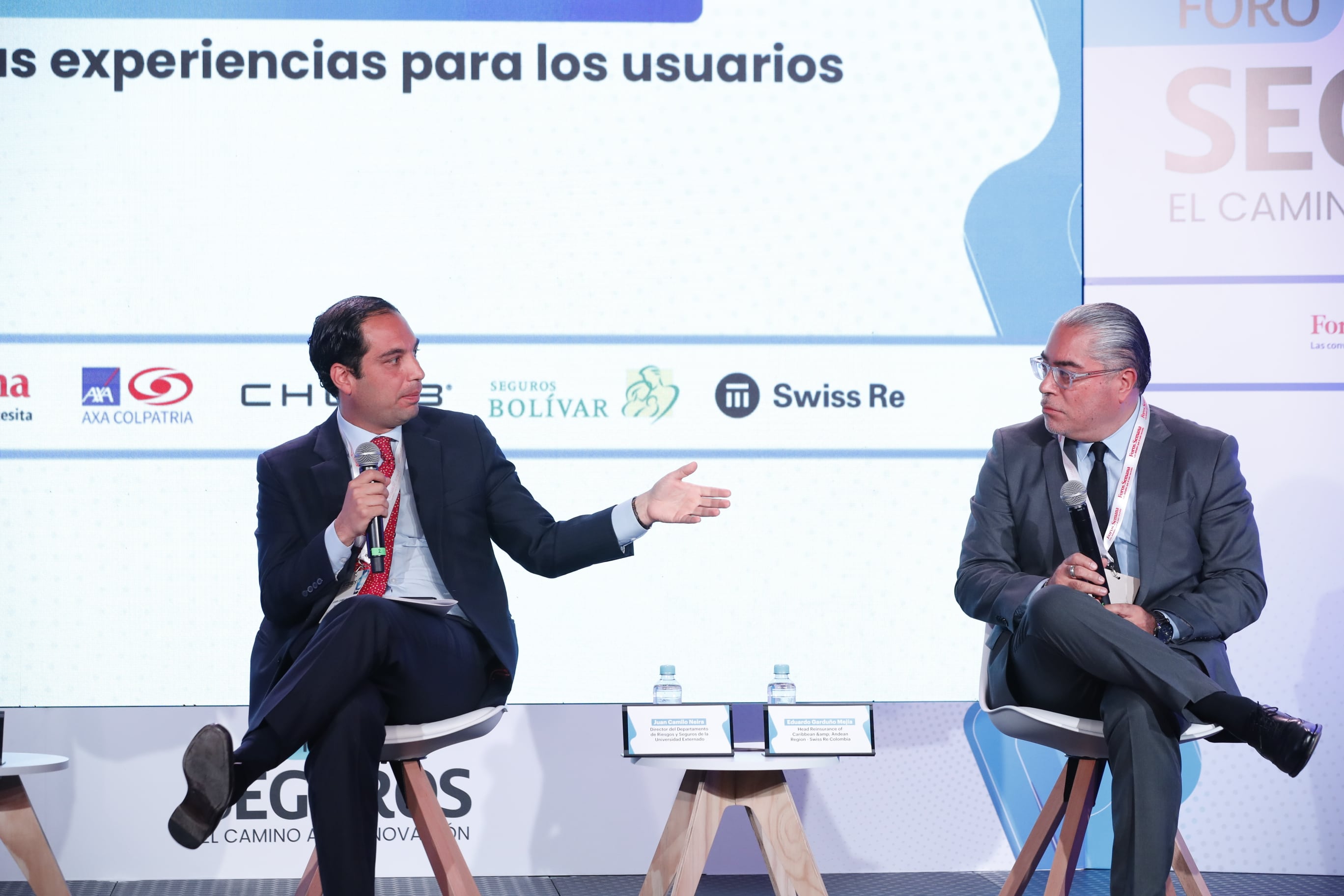 Juan Camilo Neira, director del Departamento de Riesgos y Seguros de la Universidad Externado; y Eduardo Garduño Mejía, Head Reinsurance of Caribbean & Andean Region - Swiss Re Colombia.