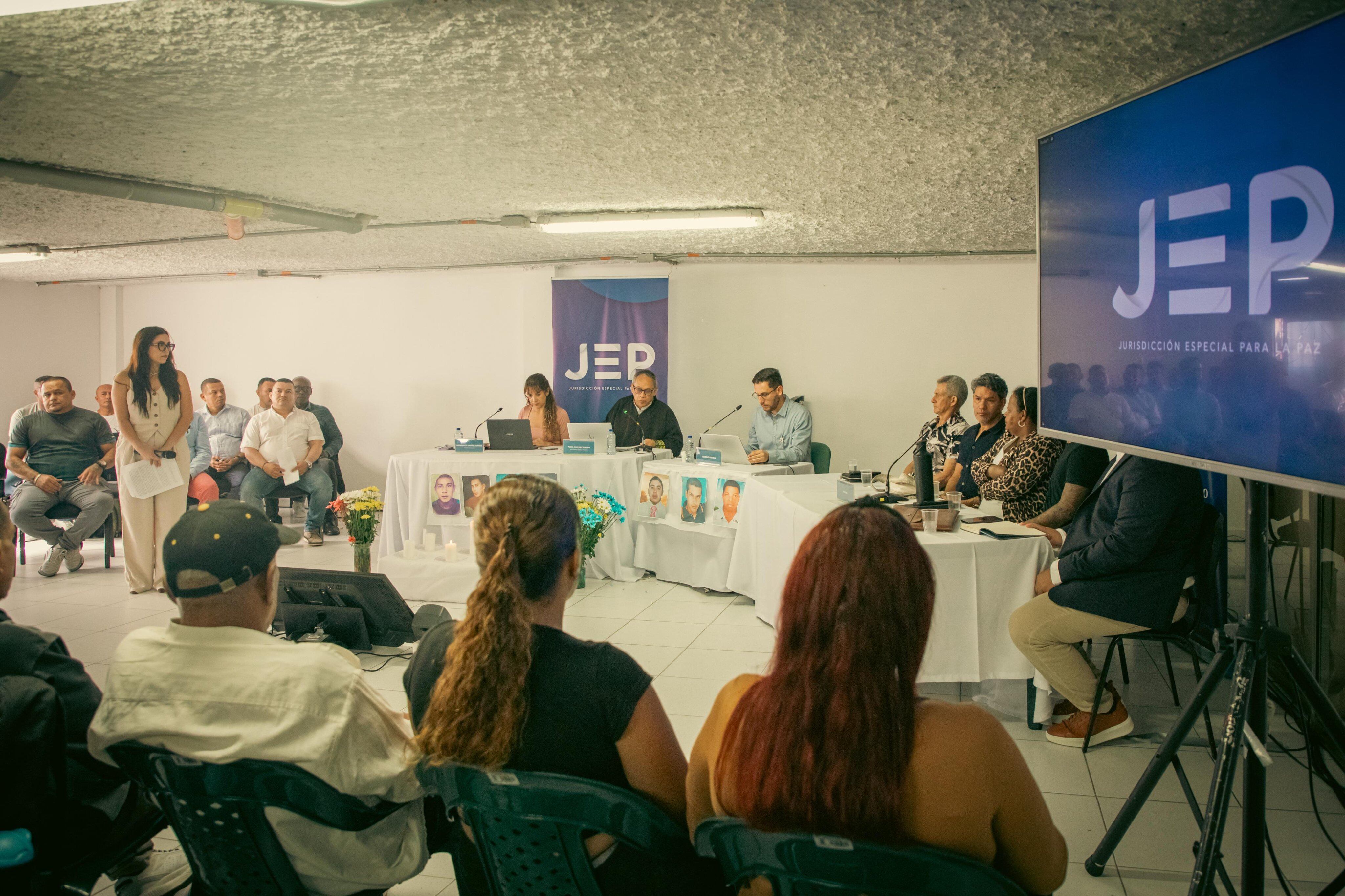 La JEP citó a 43 comparecientes para que respondan por 18 falsos positivos en el Valle de Aburrá.