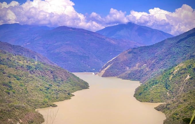 El hombre cayó a las aguas del río Cauca mientras se transportaba en una
garrucha artesanal