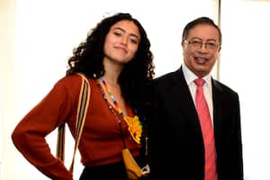 SOFIA PETRO ALCOCER Y GUSTAVO PETRO
GRAN FORO COLOMBIA