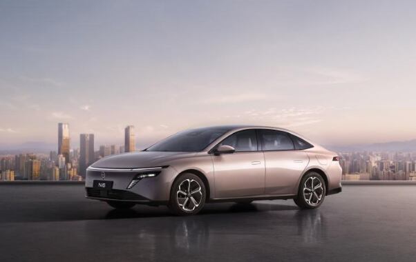 Nissan confirmó que un par de sedanes avanzados saldrán a la venta en China a finales de año.