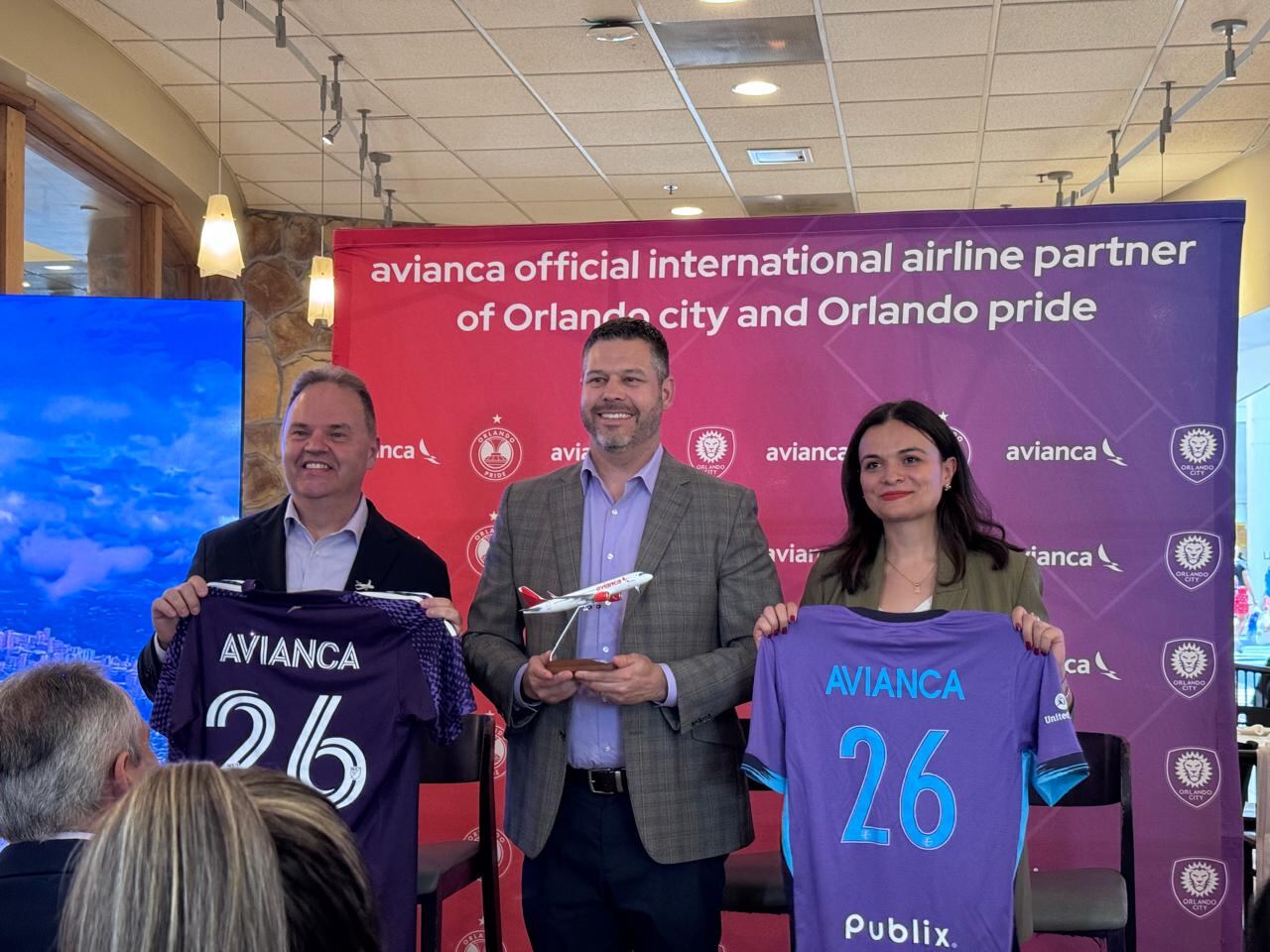 Anuncio oficial de la alianza entre Avianca y Orlando City.