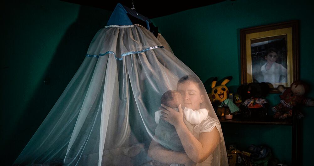 Verónica Gómez es deportista de alto rendimiento y forma parte de la selección Colombia de natación paralímpica, dos semanas antes de dar a luz aún asistía a los entrenamientos.