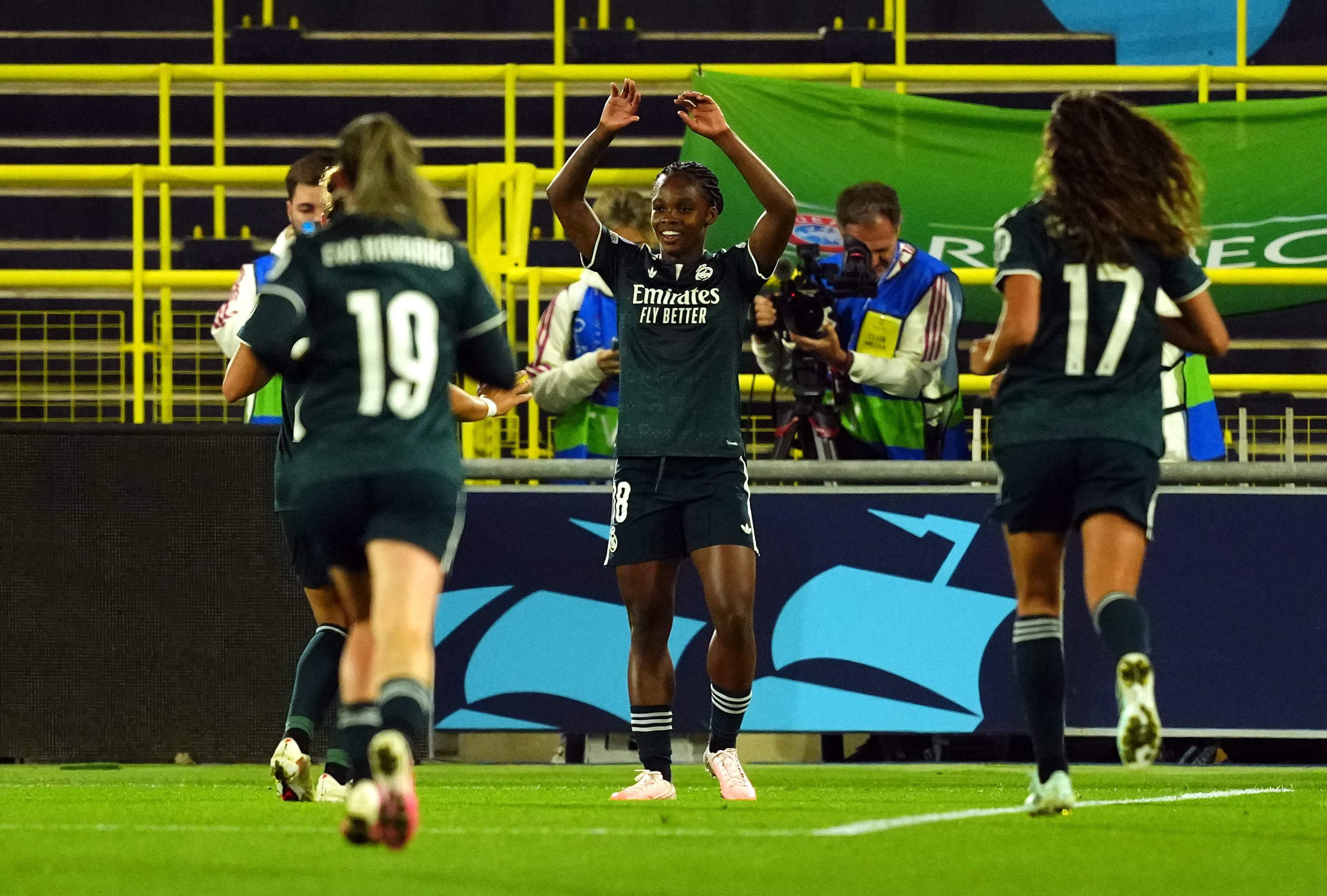 Linda Caicedo celebra contra el City