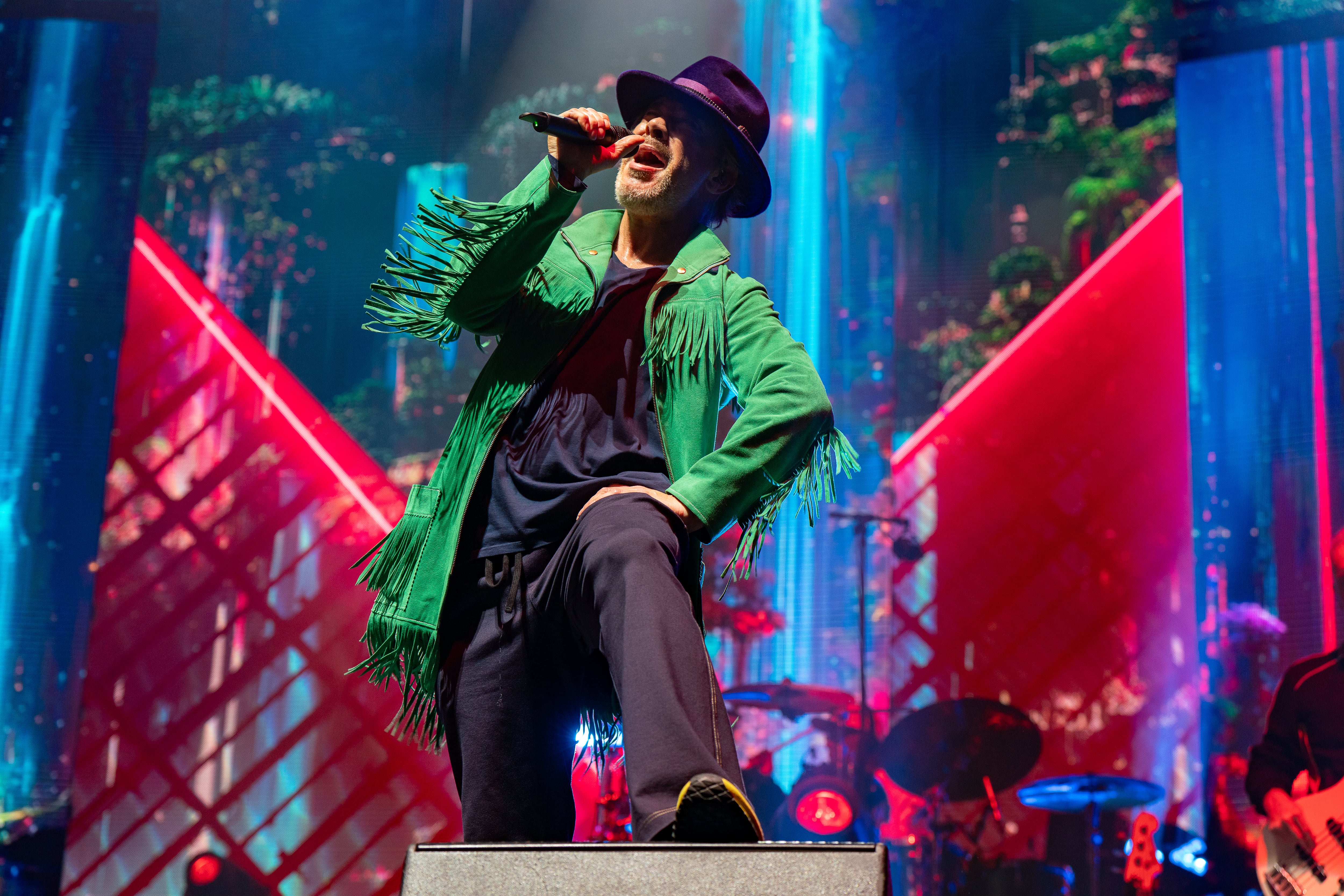 Jay Kay y Jamiroquai en la O2 Arena de Londres, dando su clase de funk y acid jazz en 'The Heels Of Steel Tour'. Foto: Bonnie Britain/SOPA Images/LightRocket via Getty Images.
