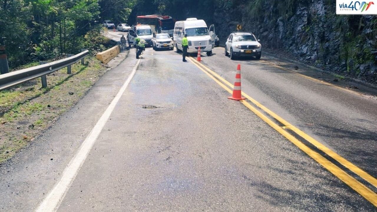 Se encuentra cerrado en sentido Bogotá- Girardot.