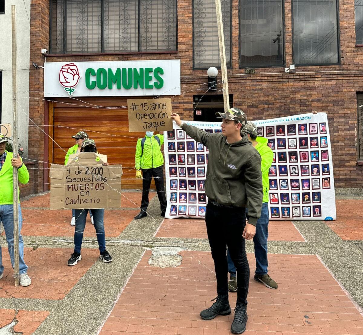 Julián Uscátegui lideró la protesta frente a Comunes.