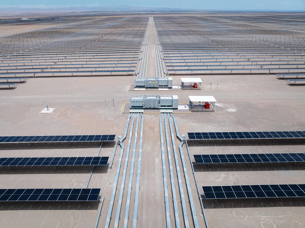 Promigas consolidó su plataforma multienergética en Latinoamérica al adquirir el 100 % de Zelestra Latam , sumando un portafolio diversificado entre energía solar y sistemas de almacenamiento en Colombia, Chile y Perú.