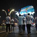 Hinchas argentinos en Qatar.