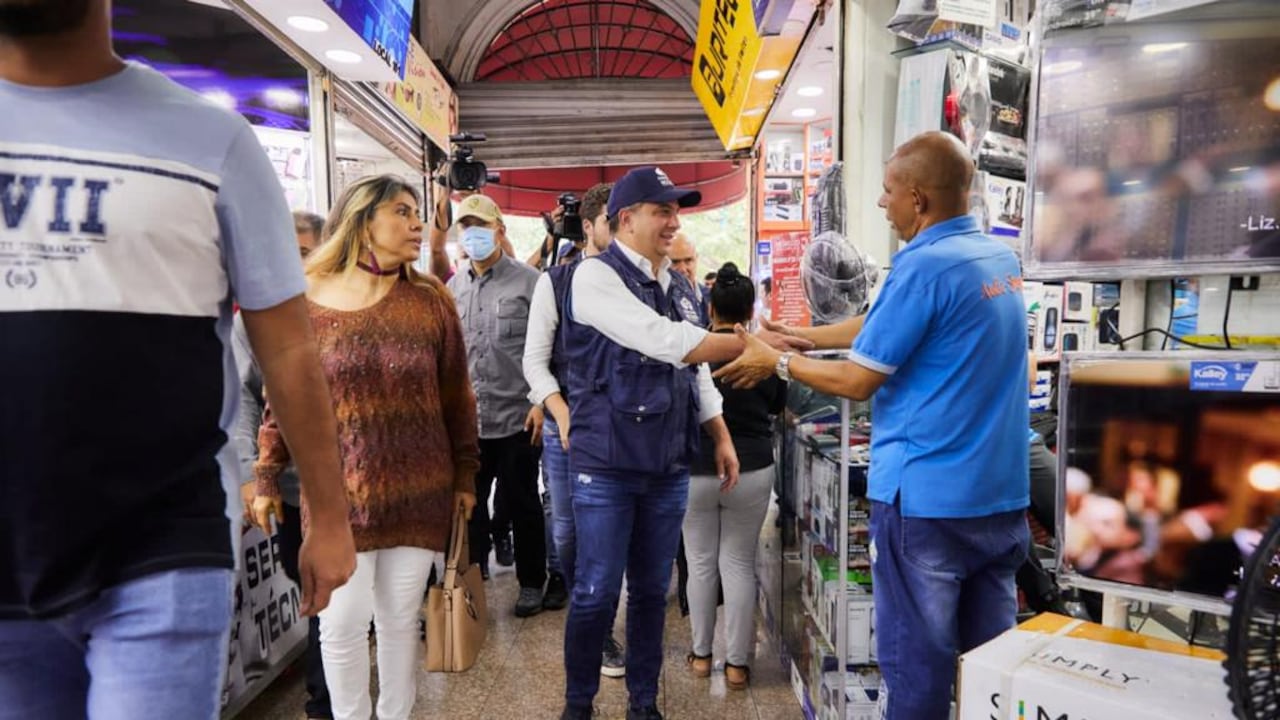 El defensor del pueblo Carlos Camargo recorrió sectores priorizados en materia de seguridad en Barranquilla.