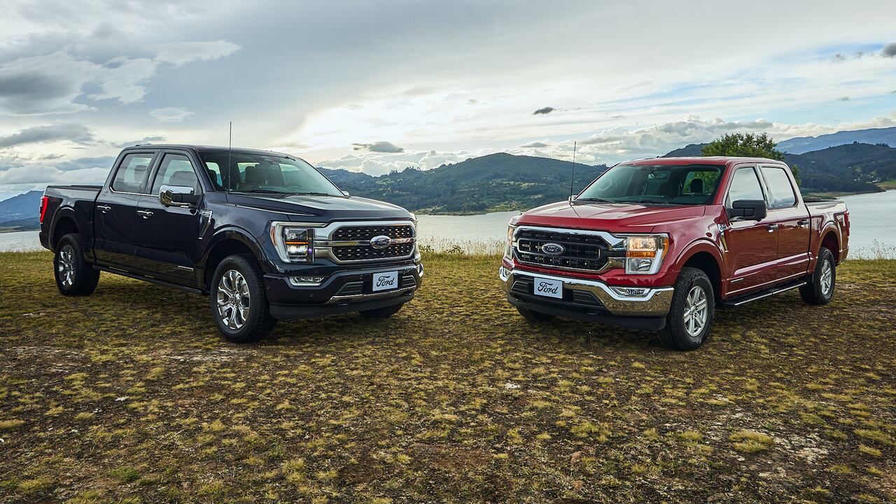 El portafolio de la F-150 en el país lo componen cuatro versiones: F-150 XLT híbrida, F-150 Platinum híbrida, F-150 Lariat Sport gasolina y F-150 Raptor gasolina.