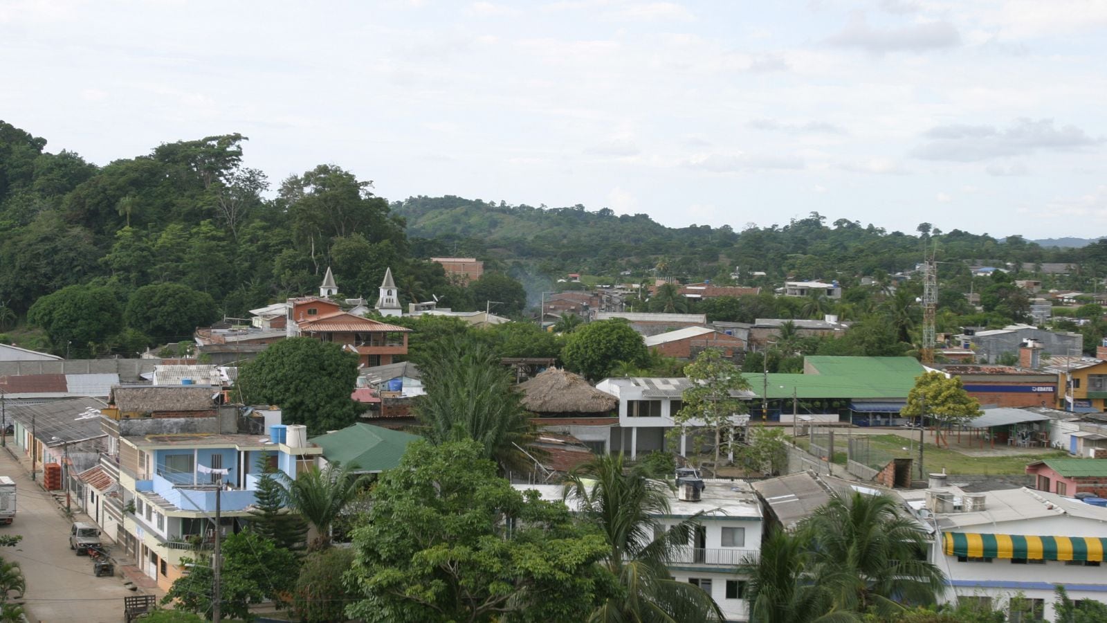 Necoclí, una población con cerca de 50 mil habitantes, está al borde del colapso por la sobrepoblación producto de la llegada de migrantes.