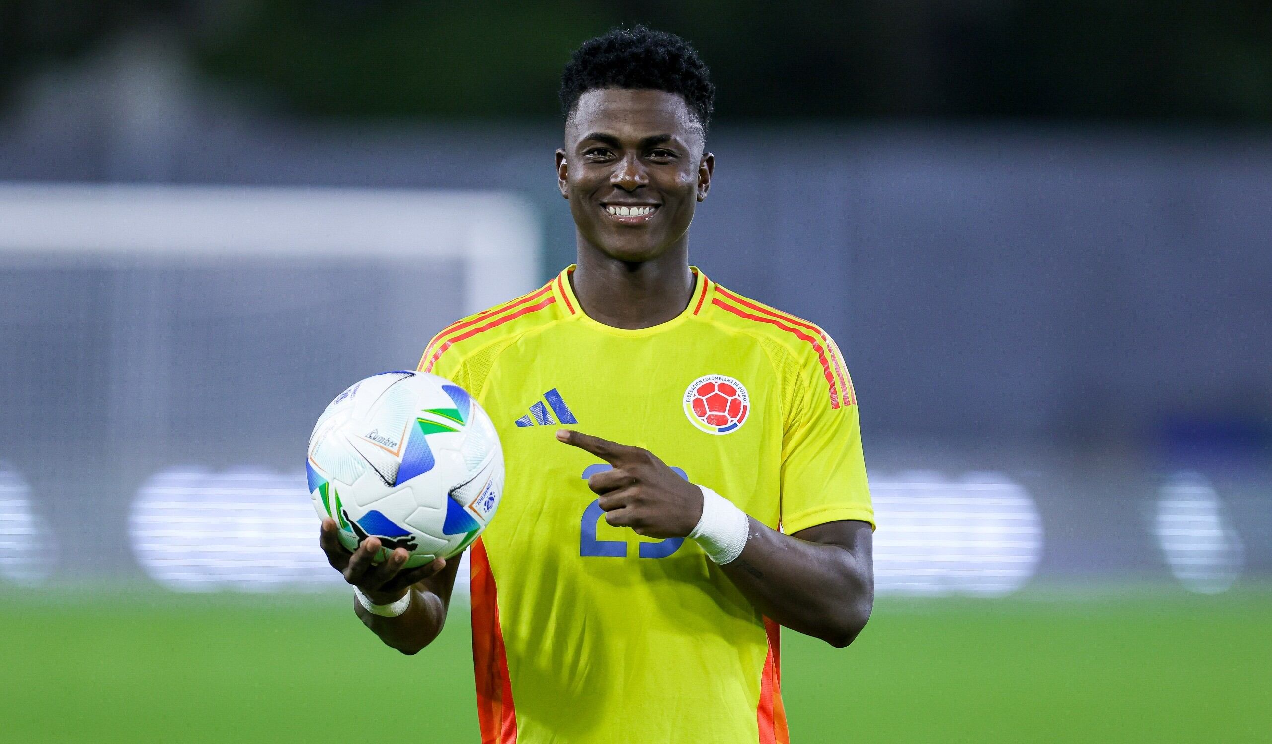 Neiser Villareal se quedó con el balón del primer partido del hexagonal final del Sudamericano Sub-20, al marcarle tres goles a Paraguay.