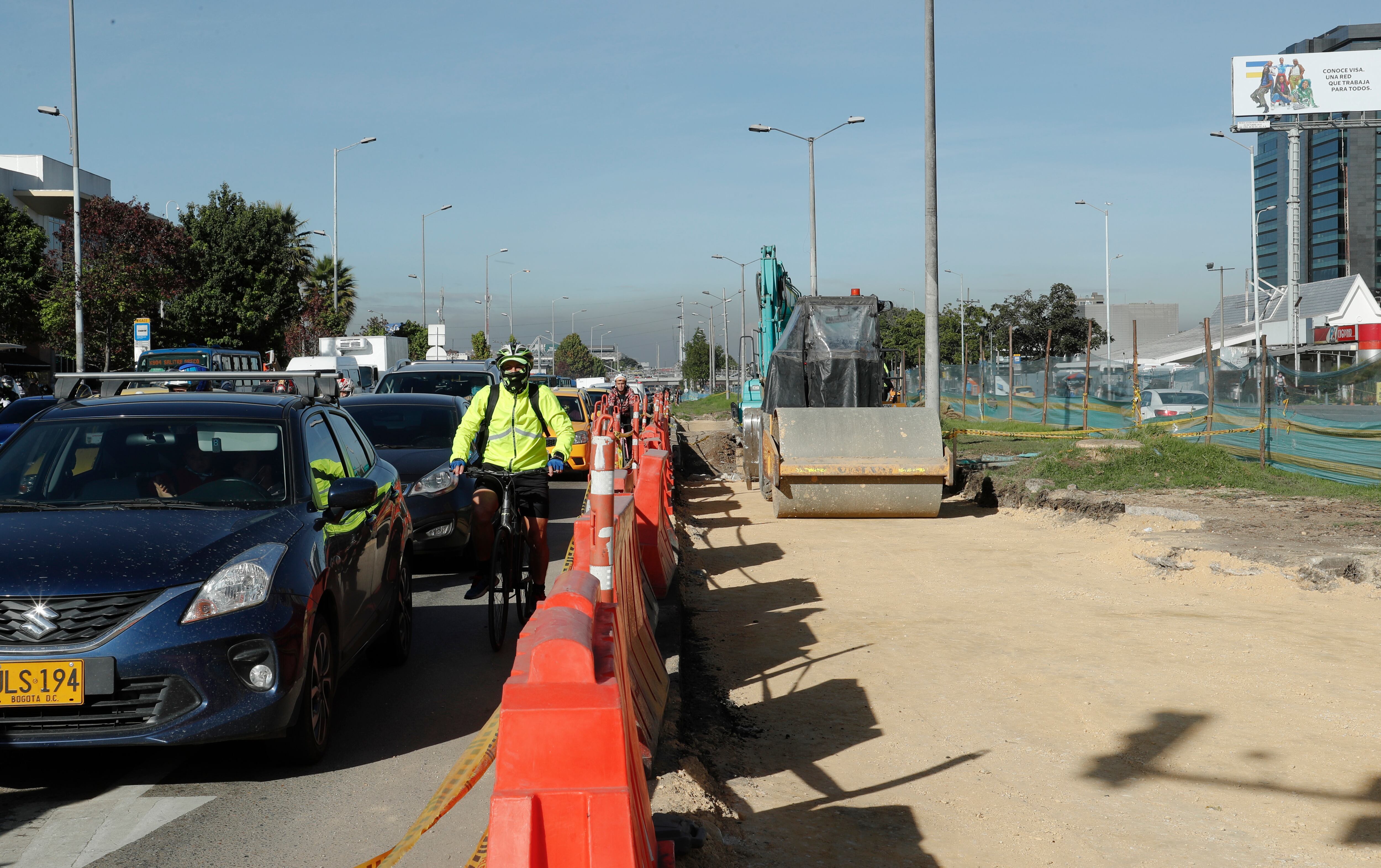 Planton contra la tala de arboles por la construcción del sistema Transmilenio en la avenida 68 
Bogota agosto 23 del  2021
Foto Guillermo Torres Reina / Semana