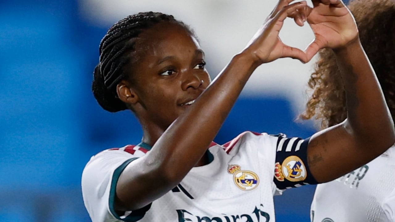 Linda Caicedo contra el Ajax
