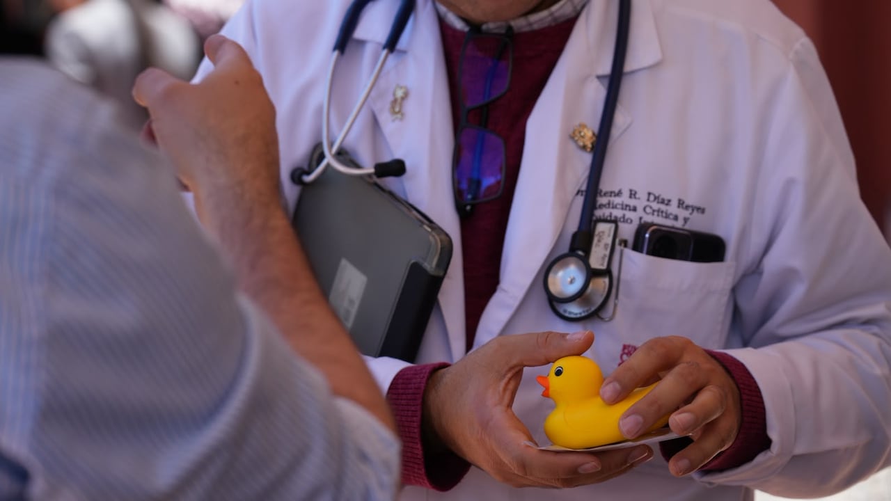 Clínica Shaio y Jeep reconocen la labor de equipos médicos en Colombia.