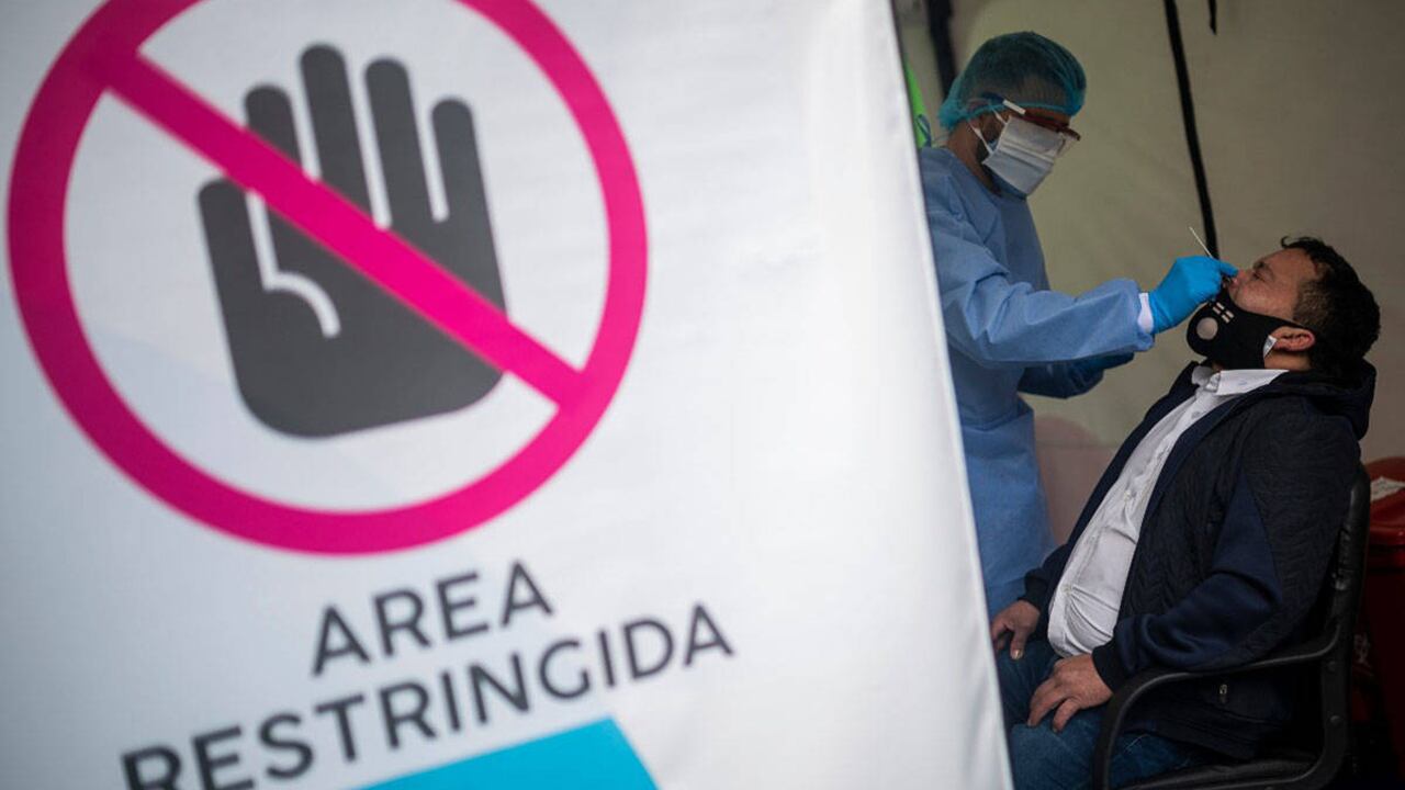 Pruebas de coronavirus en carro - Foto de referencia Esteban Vega La Rotta - SEMANA