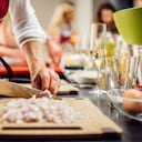 El ajo tiene propiedades antibióticas que ayudan a prevenir diferentes enfermedades.