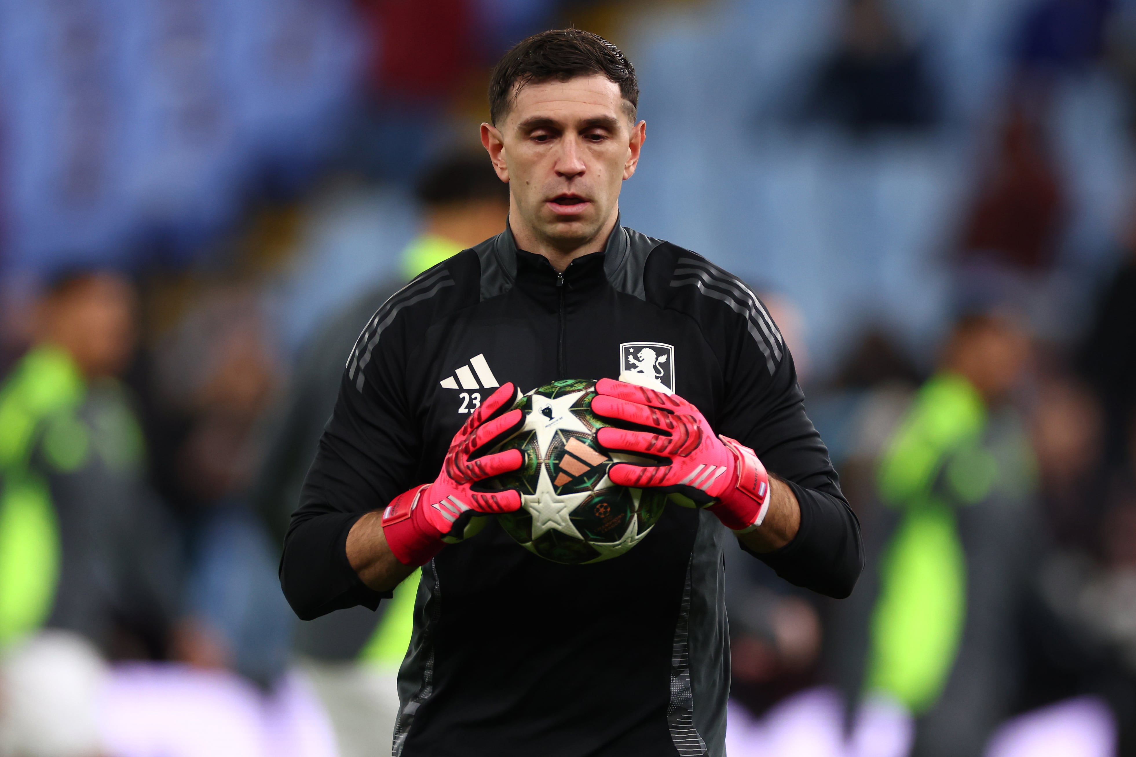 Dibu Martínez, figura en el Aston Villa de Unai Emery.