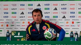 Con la mente puesta en Uzbekistán, el técnico Néstor Lorenzo atendió a los medios en el Estadio Azteca y confirmó a El País que Jhon Córdoba está recuperado