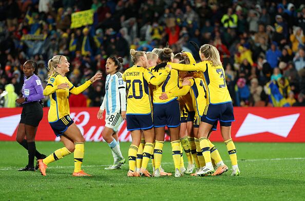 Con los resultados, Suecia avanzó como primera del Grupo G, tras ganar sus tres partidos, mientras Sudáfrica avanzó como segunda del grupo.