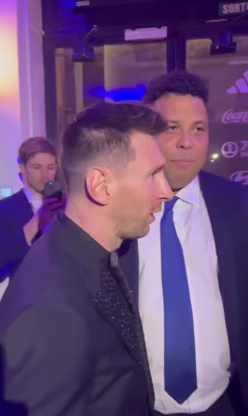 Lionel Messi y Ronaldo Nazário se cruzaron durante la gala de los premios The Best.