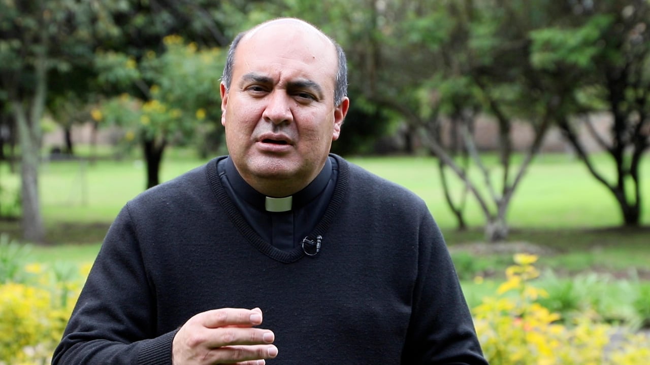 Padre Manuel Vega, director del departamento vida consagrada.