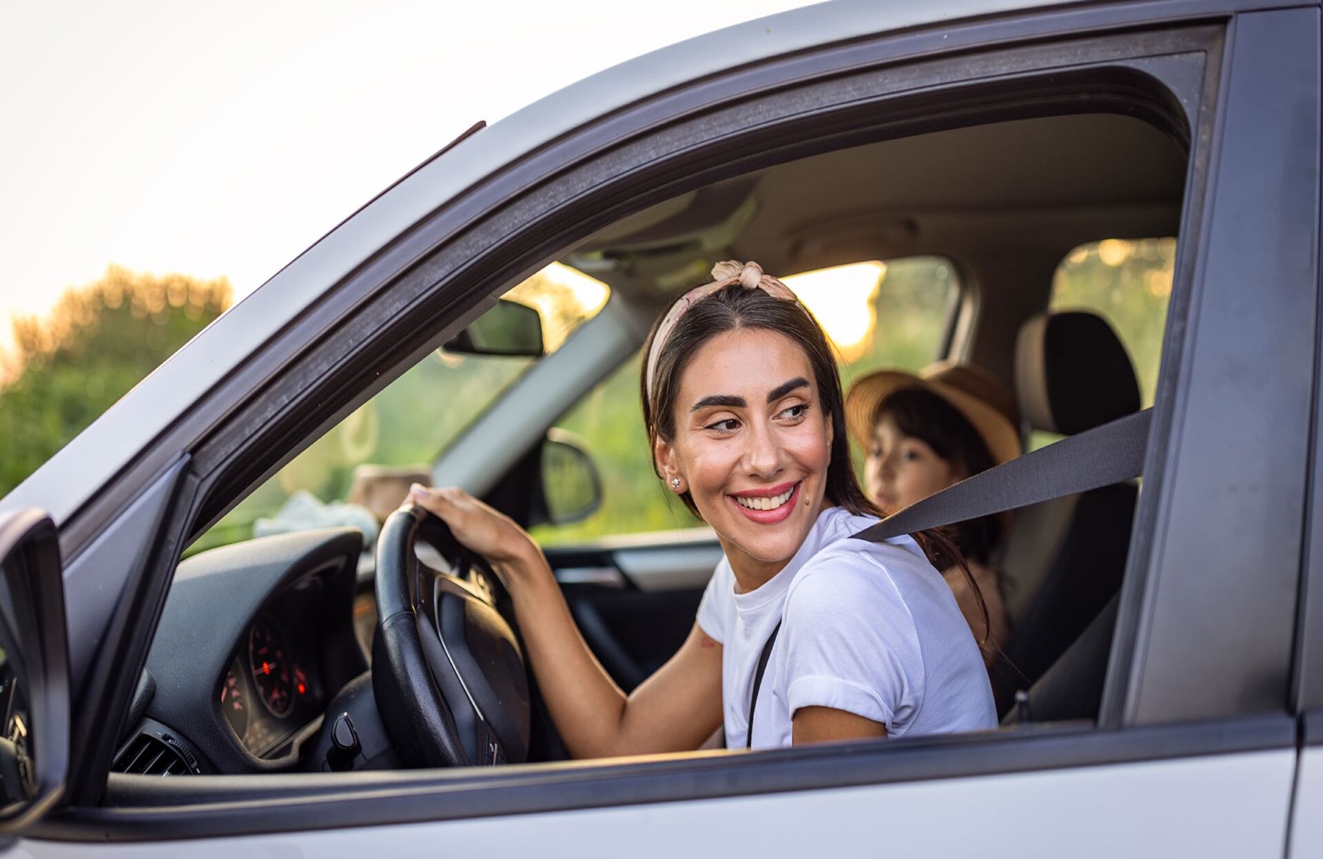 En Colombia, viajar por carretera sigue siendo una alternativa muy popular. Por eso es clave tener acceso a servicios esenciales como cajeros automáticos en los principales corredores viales.