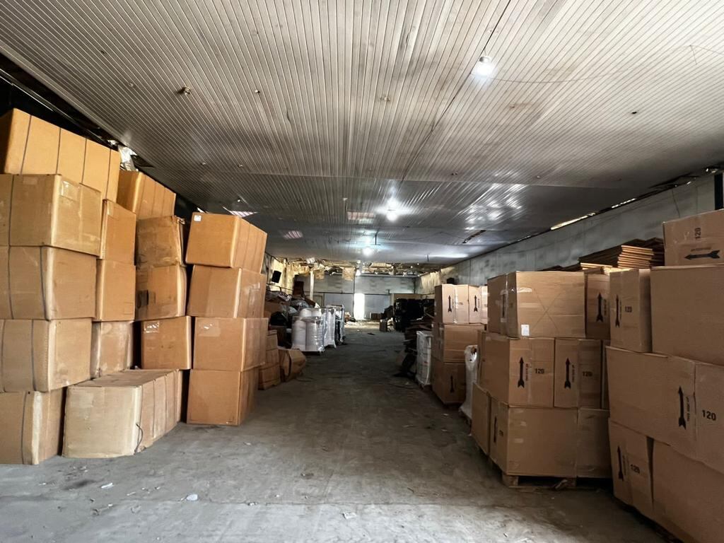 Instalaciones de la fábrica clandestina de cigarrillos.