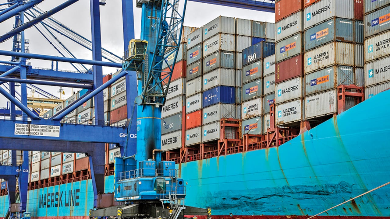 Según datos de Analdex, 16 empresas hacen el 53 por ciento de las ventas totales al exterior del país y 411 compañías representan el 91 por ciento de las exportaciones. Colombia vende al mundo unos 57.000 millones de dólares anuales.