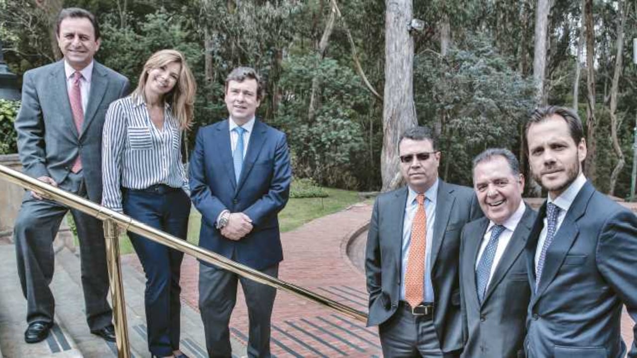 De izquierda a derecha, presidentes de las siguientes firmas de corredores: Juan Mario Acevedo, de Correcol, María Alejandra Valencia, de JLT Valencia Iragorri, José Luis Plana, de AON Risk Services Colombia, Juan Pablo Salazar, de Delima Marsh, Carlos Quiñones, de Howden Wacolda, y Juan Pablo Stiefken, de Sekuritas.