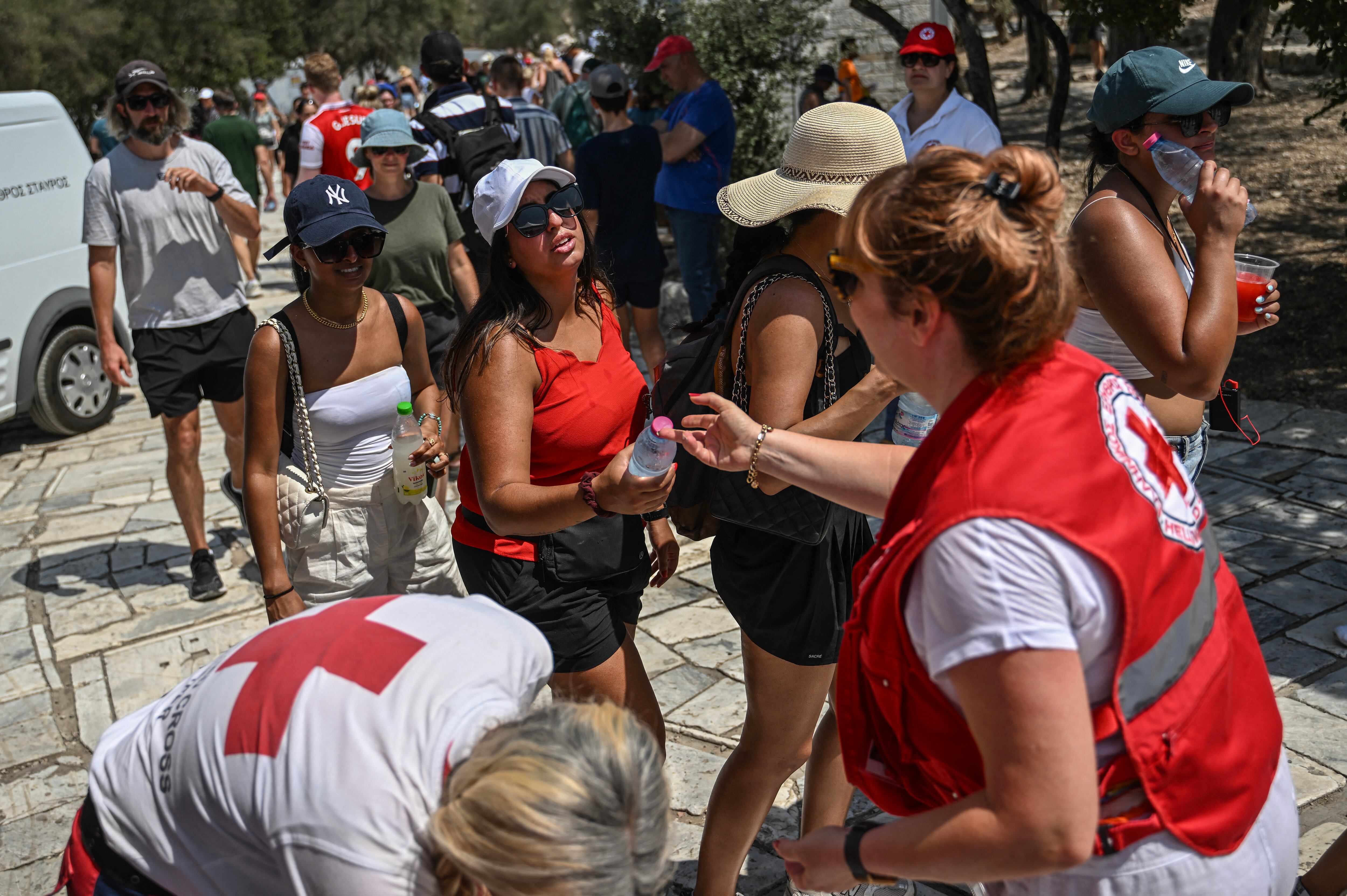 El servicio meteorológico nacional de Grecia, EMY, el 10 de julio de 2023, dijo que una ola de calor de seis días afectaría a Grecia a partir del 12 de julio. (Foto de Angelos TZORTZINIS / AFP)