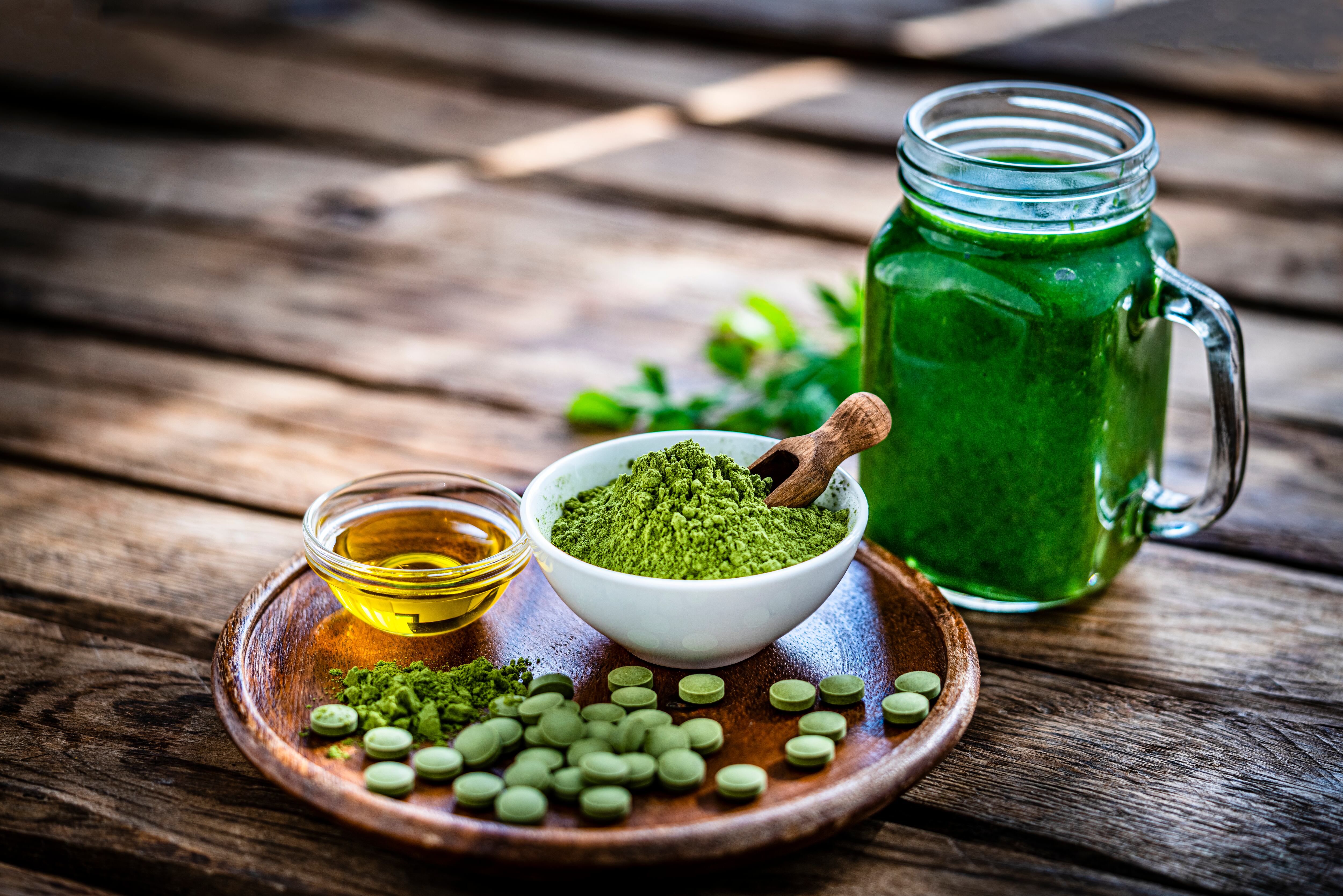 El té de moringa se puede preparar en unos pocos minutos.