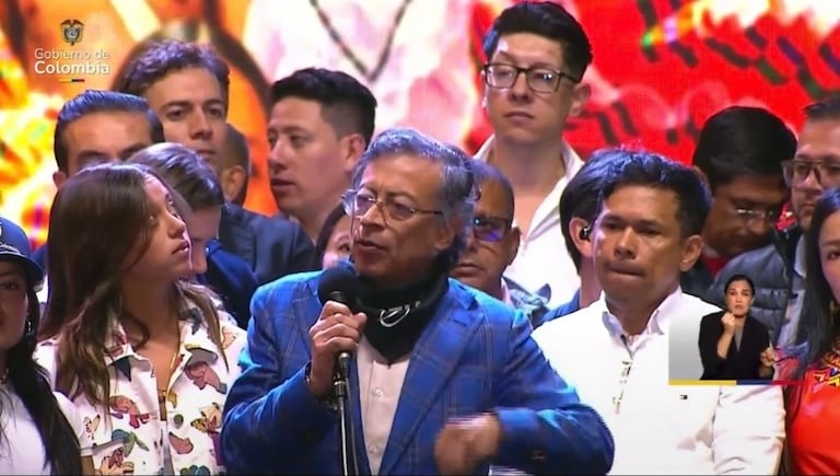 Gustavo Petro sube el tono contra Abelardo De La Espriella: dice que el mandato no duraría cuatro años y que la población "lo haría renunciar" - Semana