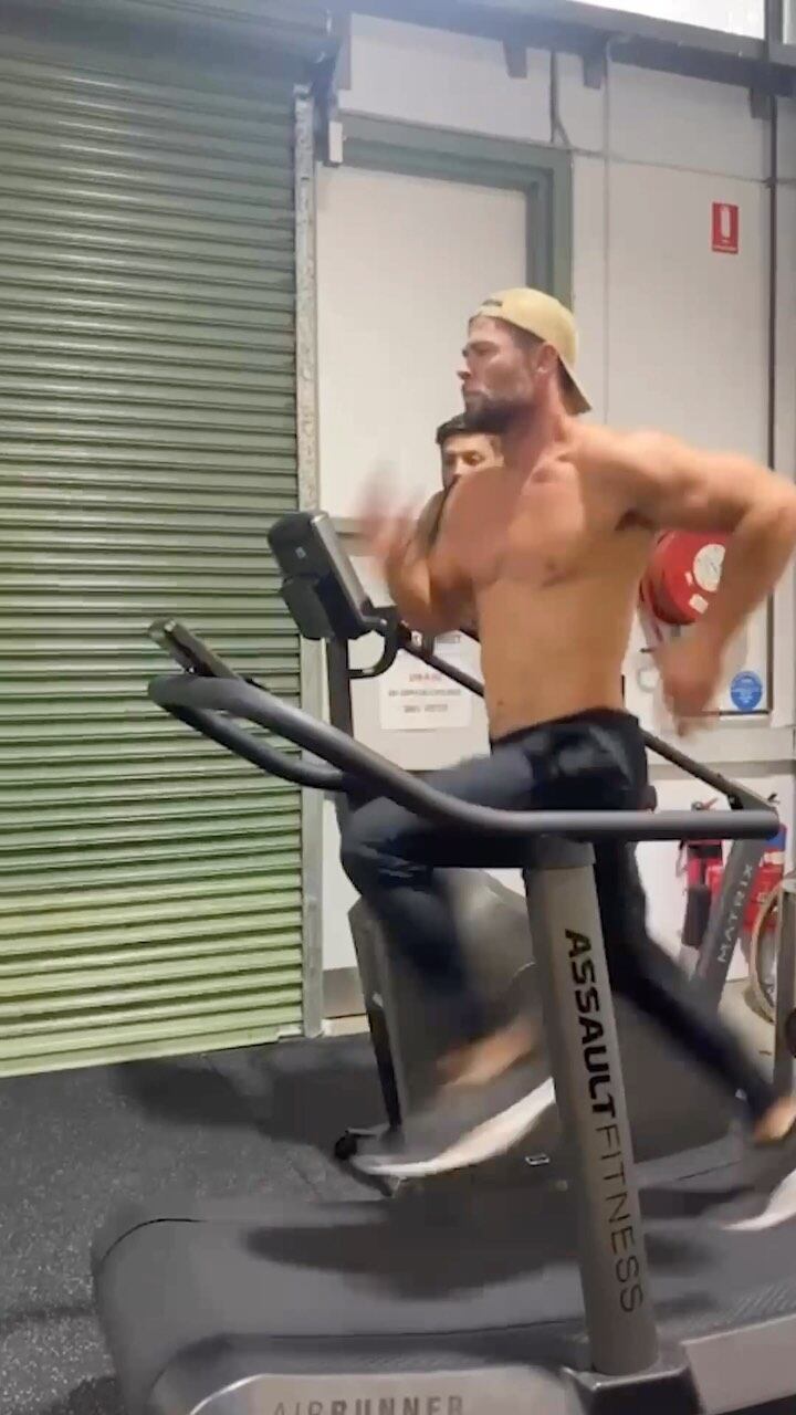 El actor es uno de los más fuertes de todos los Vengadores. Foto: Instagram @chrishemsworth.