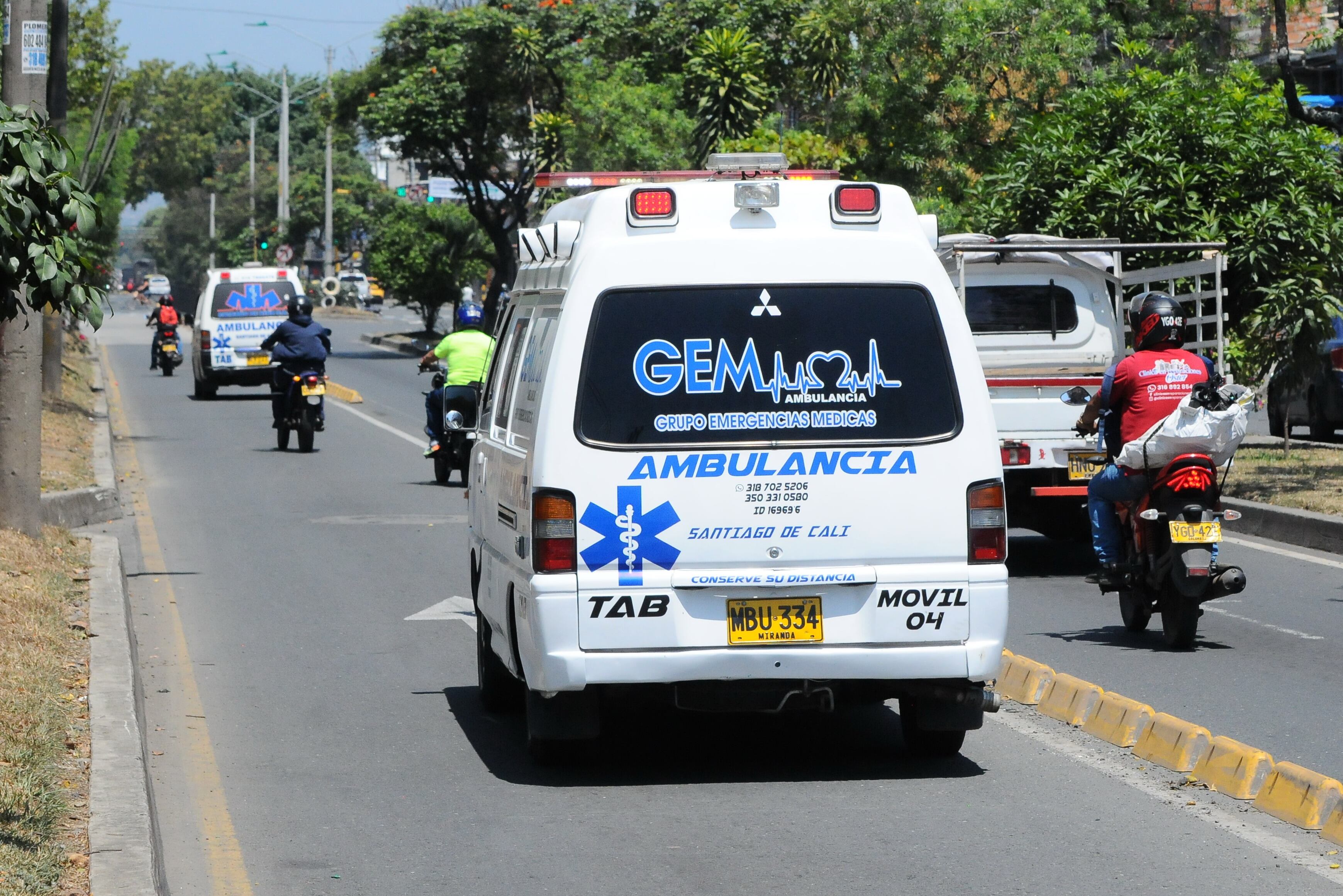 Cali: Cada vez son más frecuentes los accidentes en la ciudad por imprudencia de ambulancia, entre otras el uso indebido del carril del Mío.  En lo corrido del año ya van más de 10,  en esta ocasión un ciclista fue la víctima mortal.