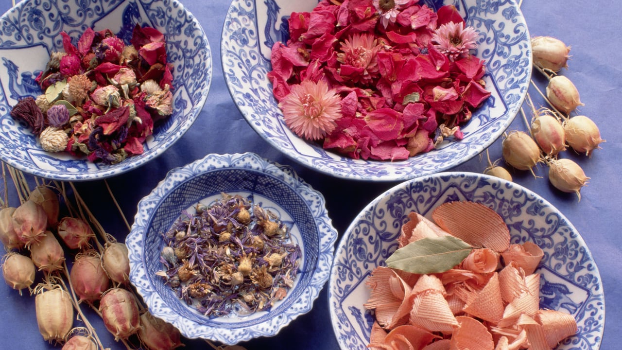 Según el 'feng shui', no debe haber flores secas ni muertas en la casa