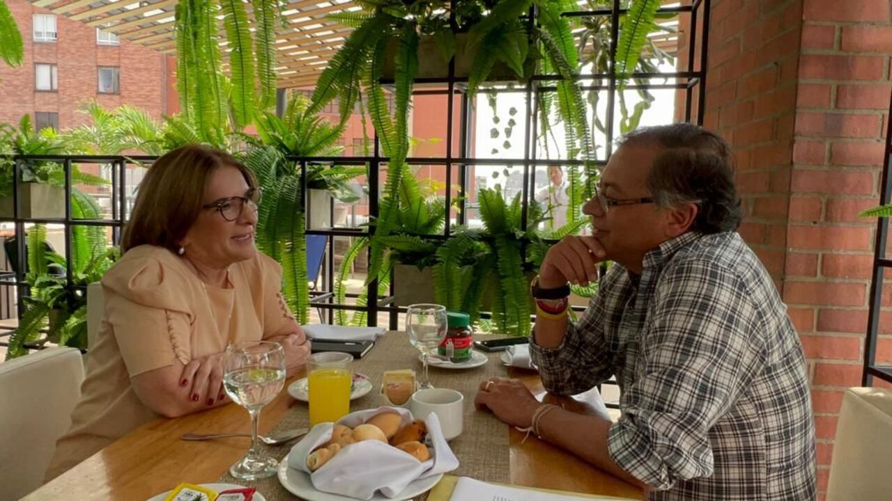 Margarita Cabello y Gustavo Petro reunidos casualmente en un hotel en Cali.