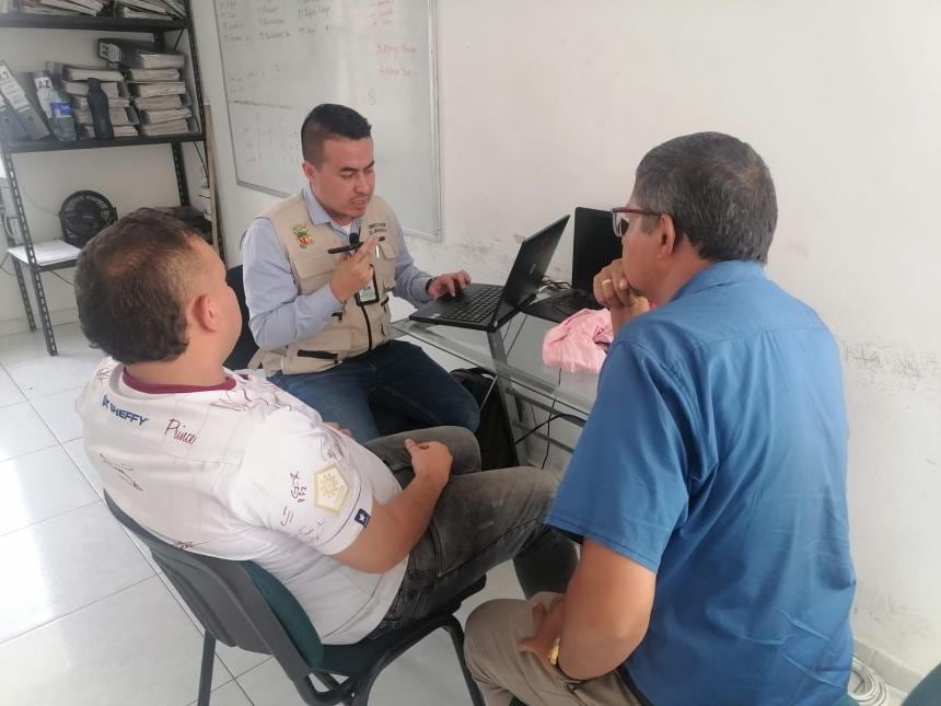 Alejandro Montenegro y las autoridades.