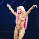 Karol G en el Santiago Bernabéu. (Photo by Mariano Regidor/Redferns)