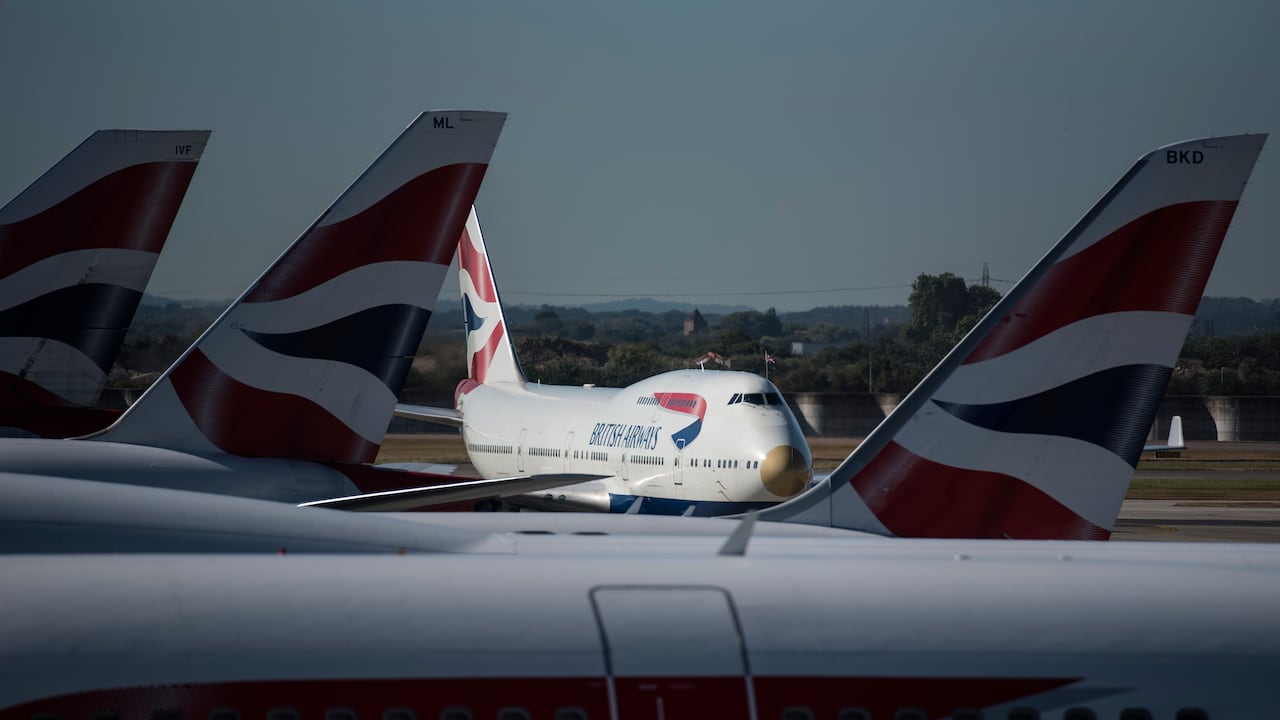 Importantes aerolíneas estadounidenses van a la quiebra y toman drástica decisión con sus operaciones.