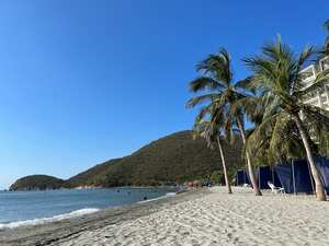 Playa Cabo Tortuga en Santa Marta, una opción de fácil acceso, económica y perfecta para disfrutar de un ambiente tranquilo.