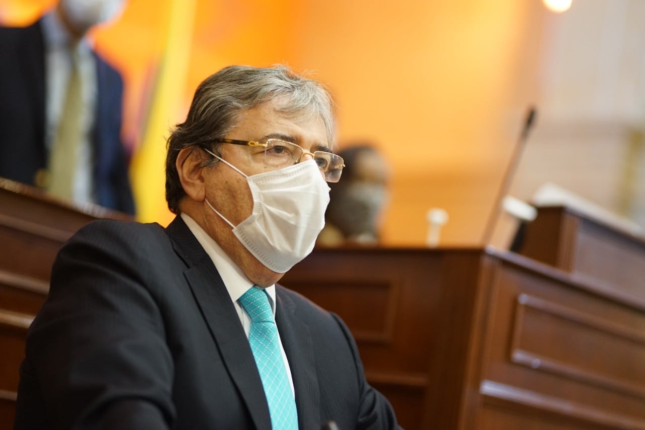 Carlos Holmes Trujillo moción