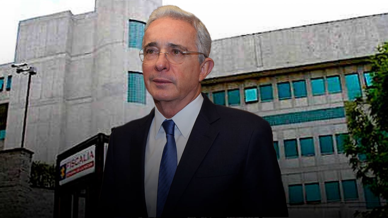 El presidente Álvaro Uribe a su llegada a la Fiscalía.
