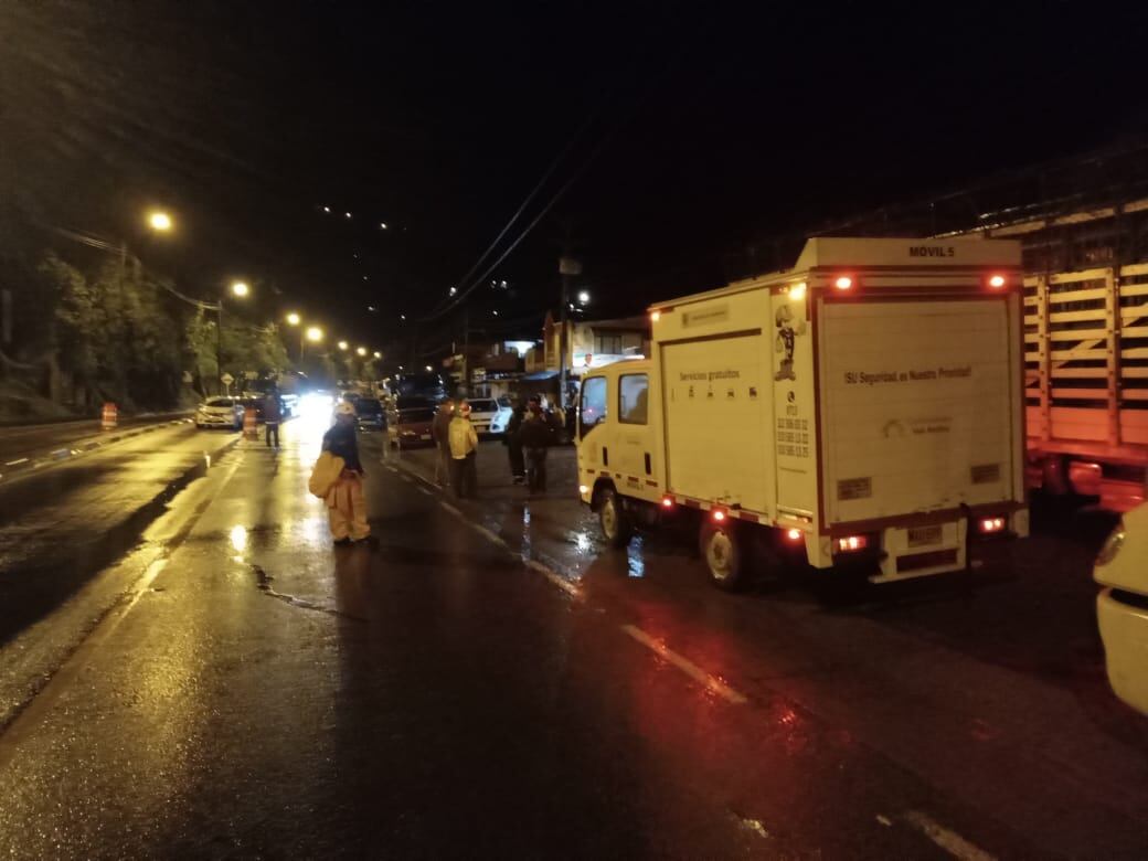 Cierre preventivo en la vía al Llano.