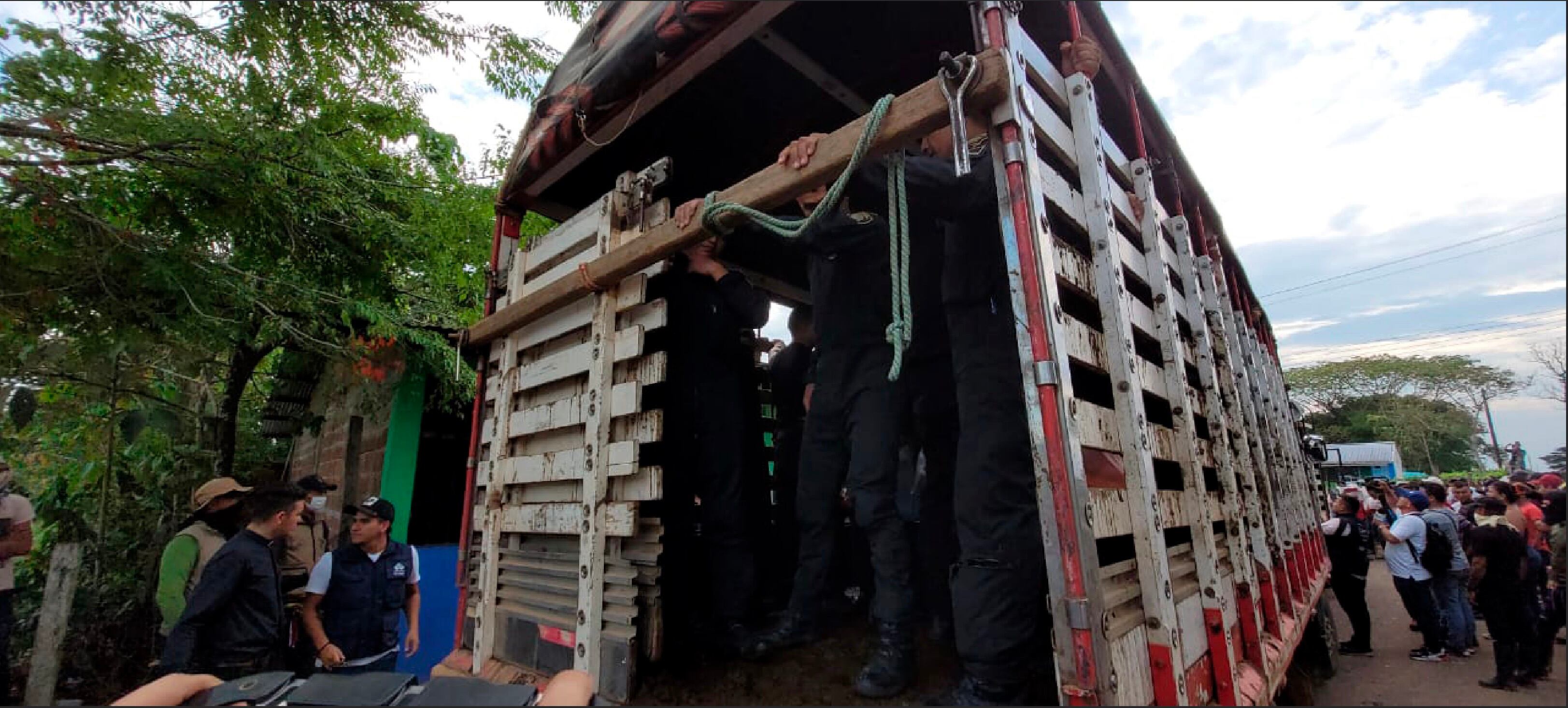 liberación uniformados del Esmad