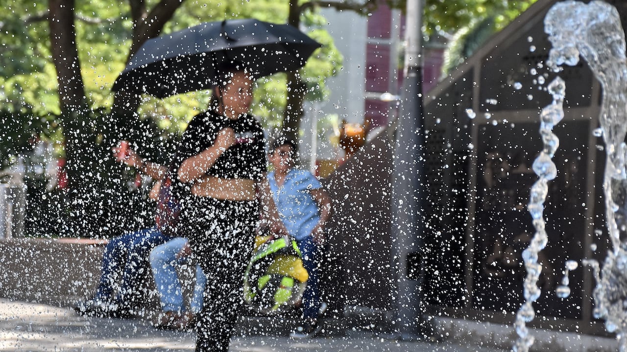 El sur de Europa sufre este miércoles un nuevo episodio tardío de calor, con temperaturas que se espera superen los 40 grados, un umbral por lo general insólito después del 15 de agosto.